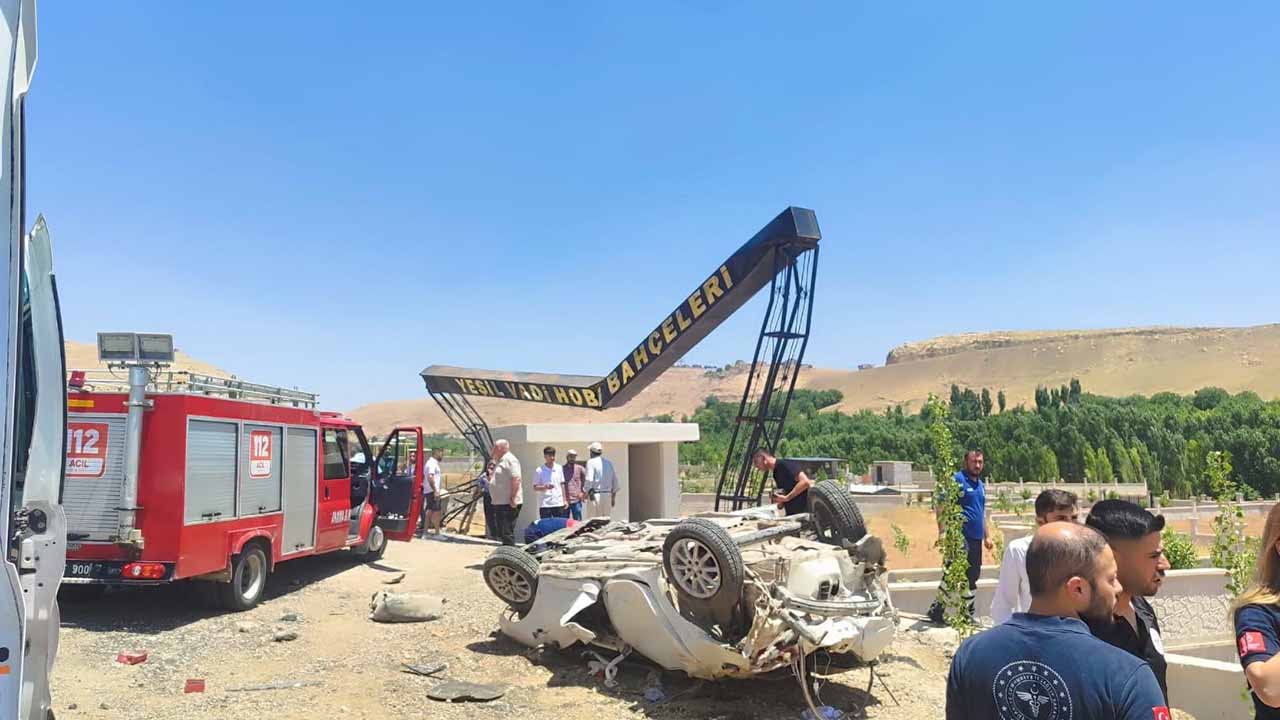 Mardin’de otomobil şarampole yuvarlandı: 1 ölü, 1 yaralı