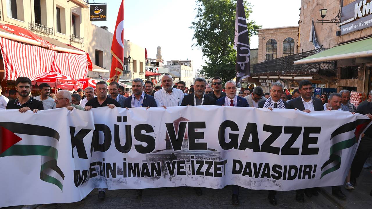 Mardin’de Gazze protestosu: Bakan da katıldı
