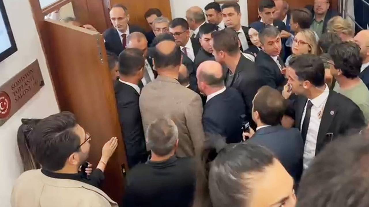 Meclis karıştı: Milletvekilleri birbirine girdi