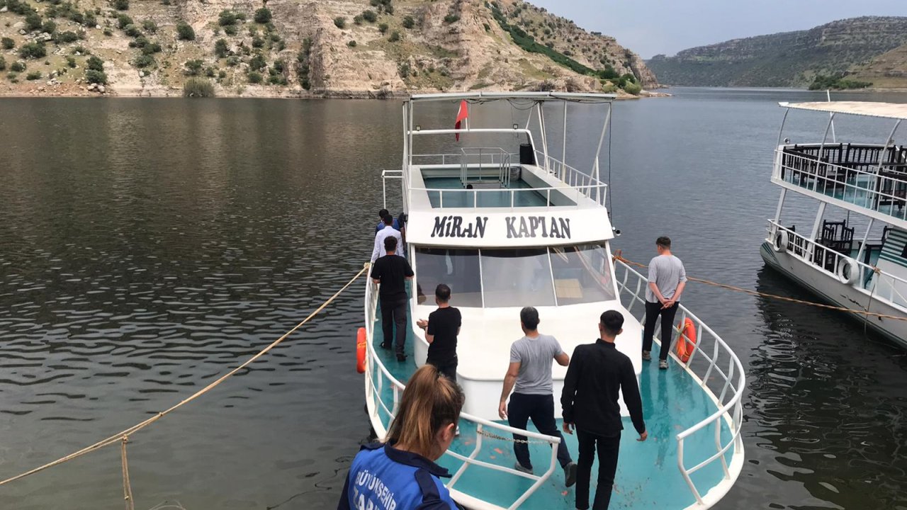Diyarbakır'da motorlu araçlar gölden çekildi