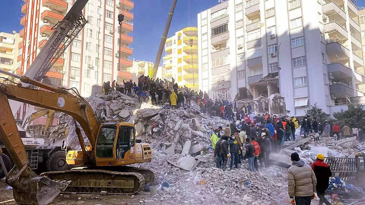 Adana'da Ekim Apartmanı davasında karar çıktı