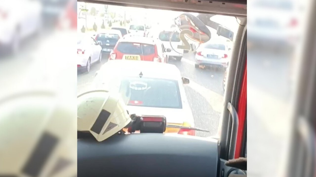 Diyarbakır'da sürücüler itfaiye aracına yol vermedi