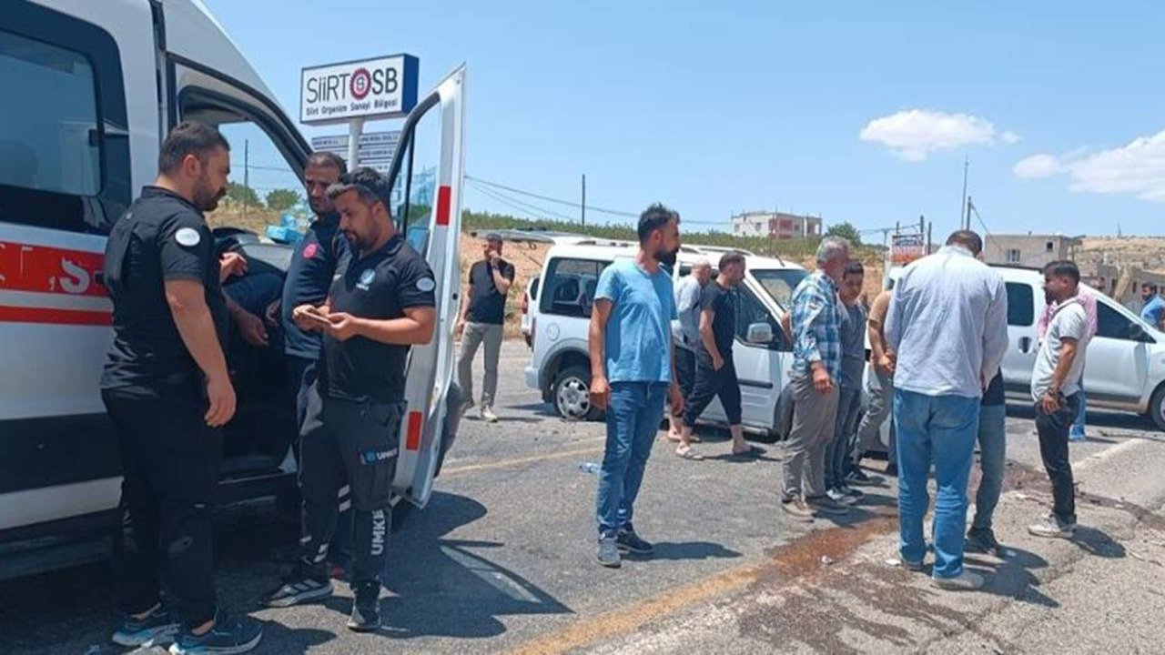 Siirt’te ticari araçlar çarpıştı: 4 yaralı