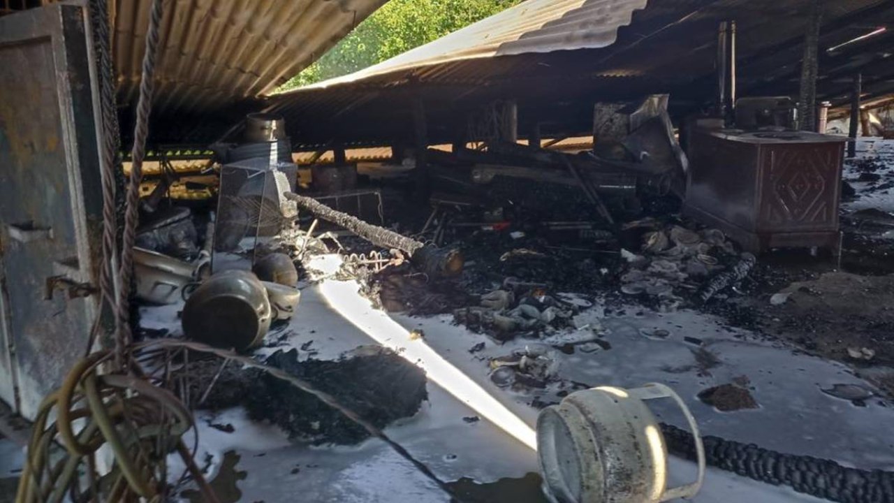 Malatya’da bir evin çatısında çıkan yangı korkuttu