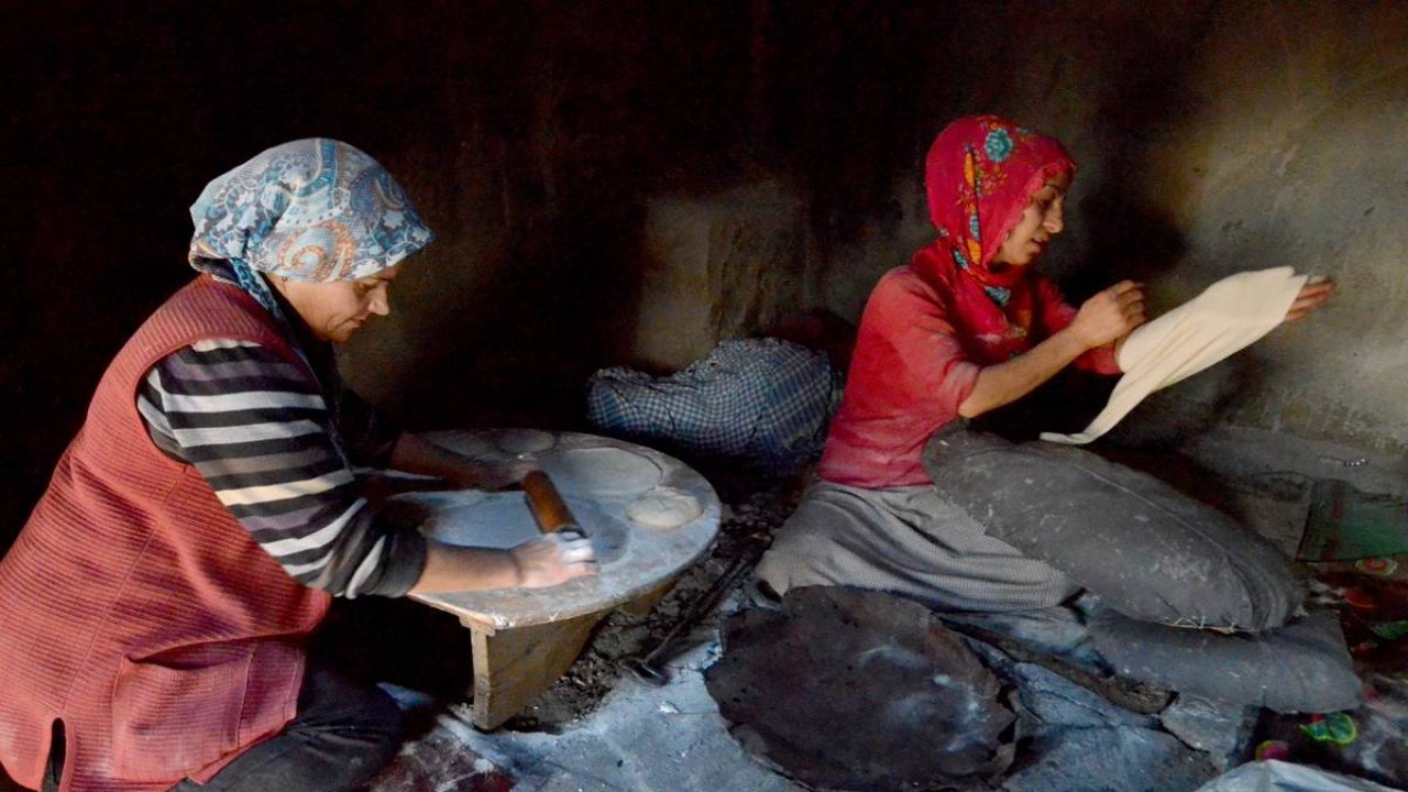 Kars’ta ekmek mesaisi