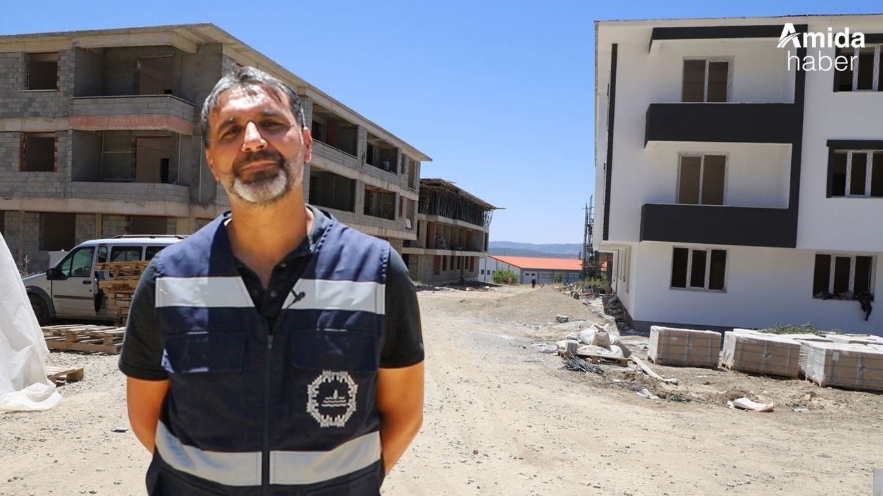 Diyarbakır'da Ayşe Şan Sitesi'nin altyapısı için kollar sıvandı