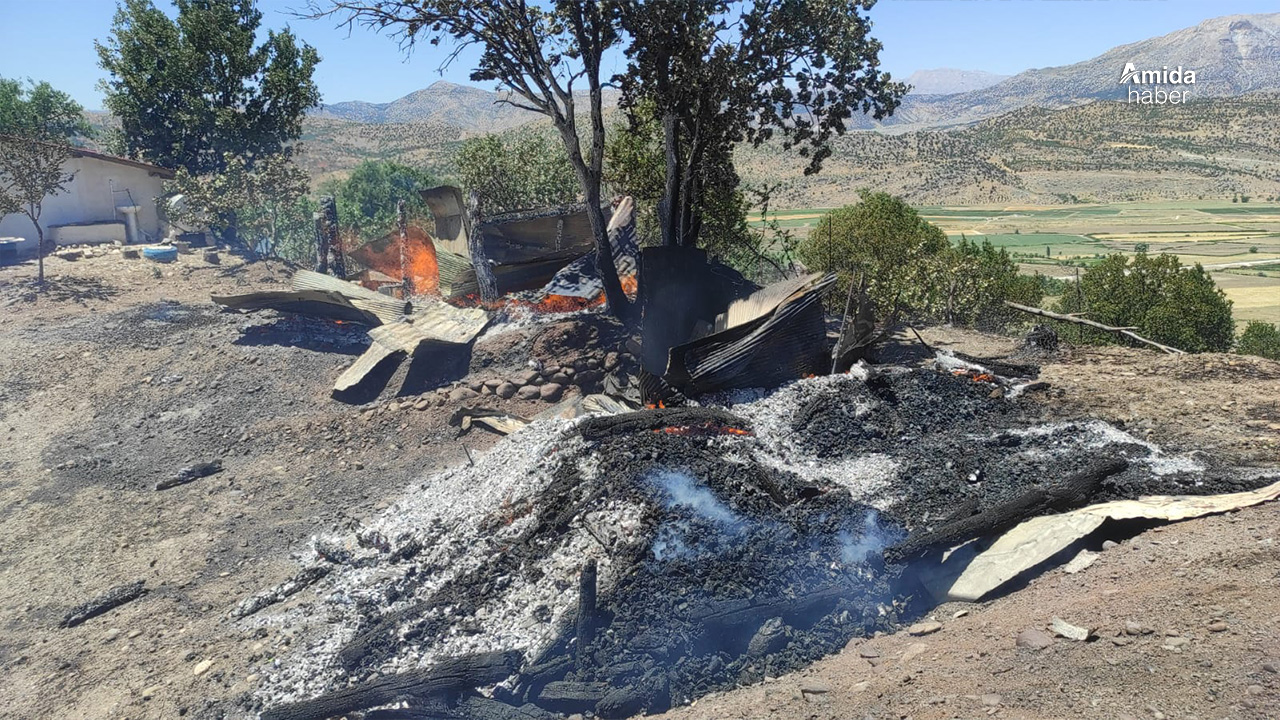 Adıyaman'da tarlada başlayan yangın söndürüldü