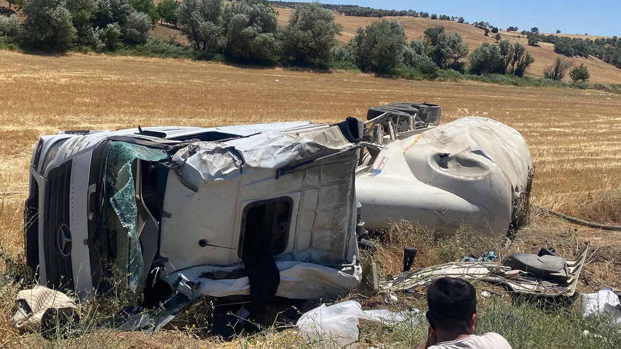 Adıyaman’da tır şarampole yuvarlandı: 1 yaralı