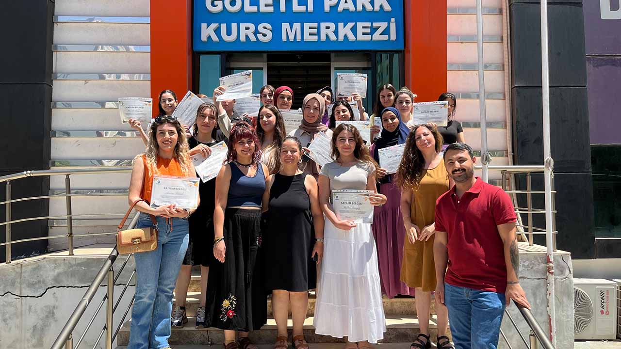 Diyarbakır’da bilgisayar eğitimlerini tamamlayan kadınlara sertifikaları verildi