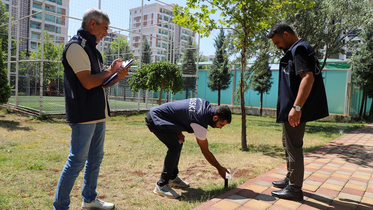 Diyarbakır’da büyük israf: Su bahçeye gidiyor