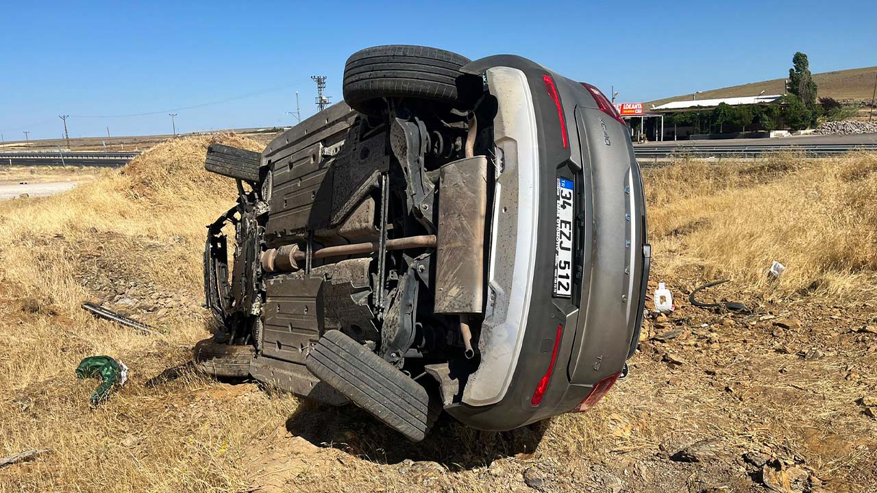 Şanlıurfa'da otomobil şarampole devrildi: 1 ölü, 1 yaralı