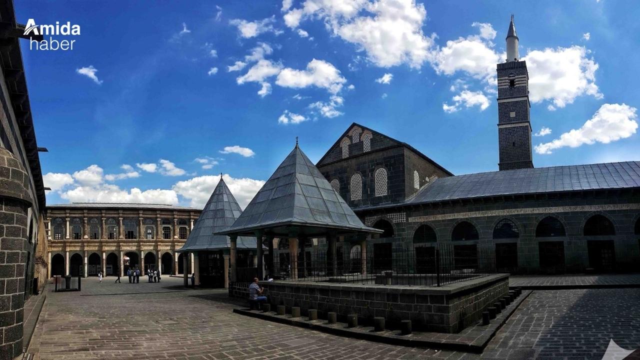 Diyarbakır’da skandal: 900 yıllık tarih matkapla delindi