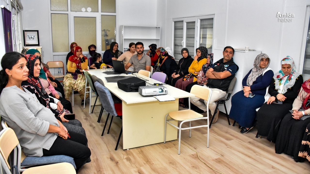 Diyarbakır’da kadınlara farkındalık eğitimi