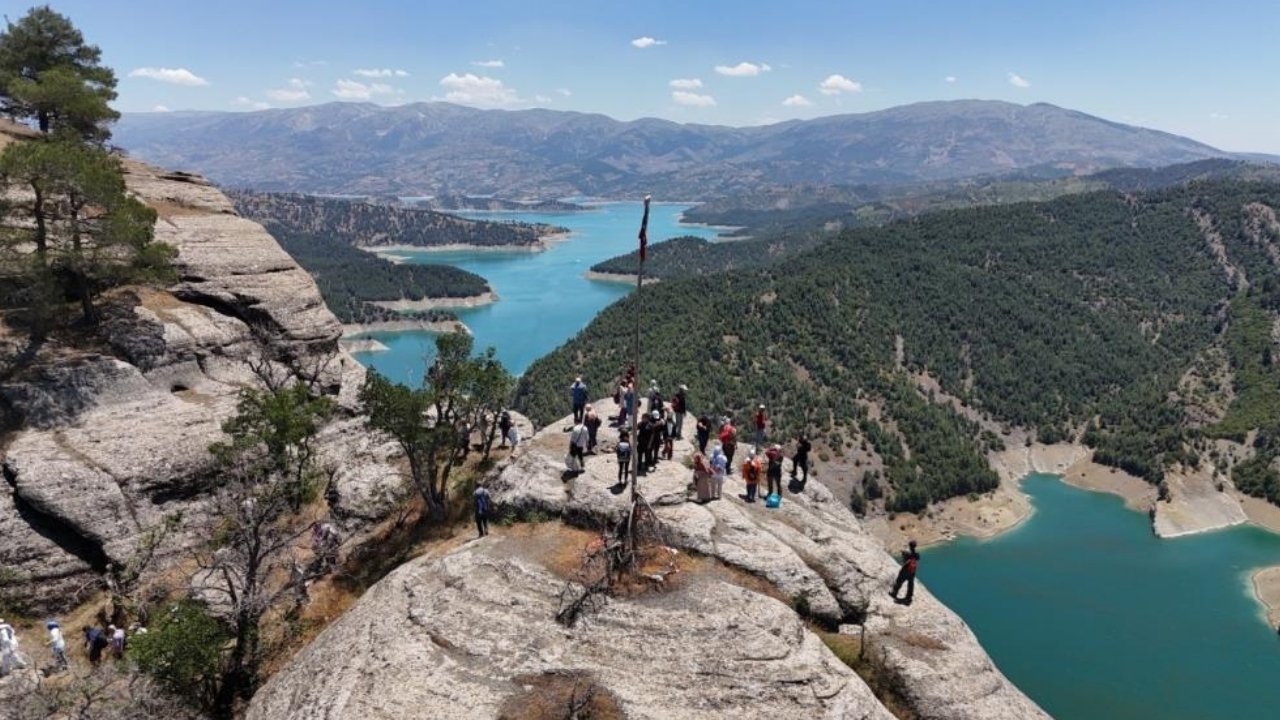 Güredil Kalesi turistlerin ilgi odağında