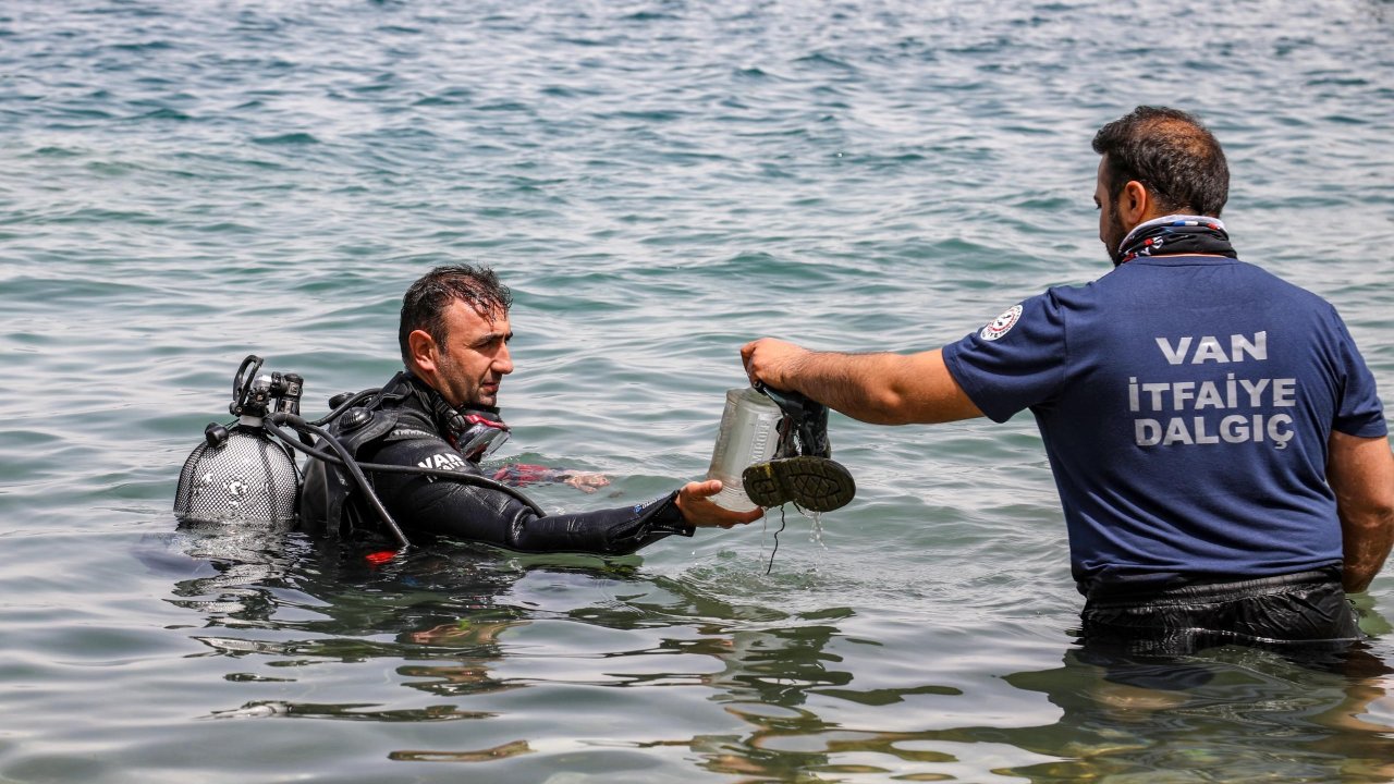 Van Gölü'nden çıkanlar şoke etti: Çevre katliamı!