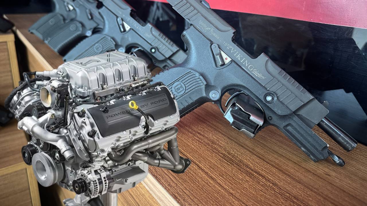 Otomobilin motorundan çıkanlar şok etti: 2 tutuklama