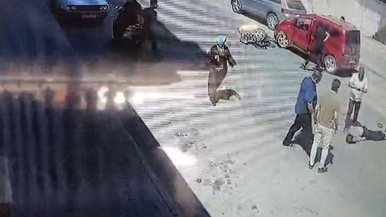 Gaziantep’te feci motosiklet kazası güvenlik kamerasına yansıdı