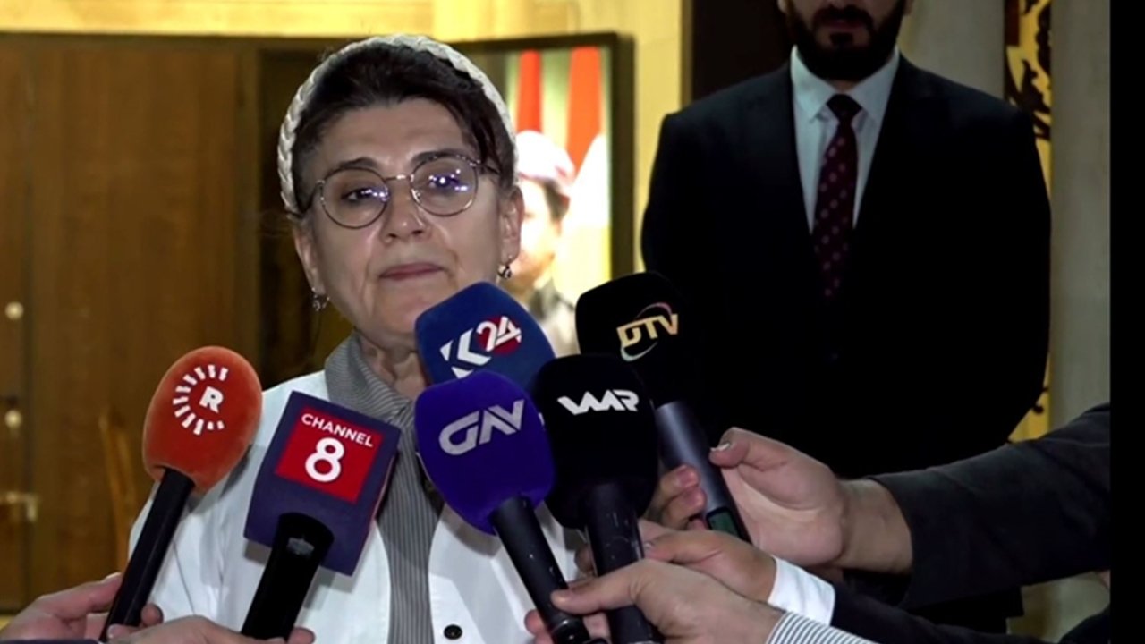 Eski bakandan Leyla Zana’ya destek