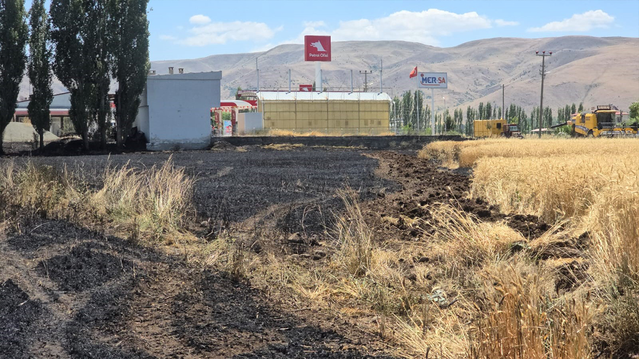 Elazığ’da 23 dönüm buğday tarlası yanarak kül oldu
