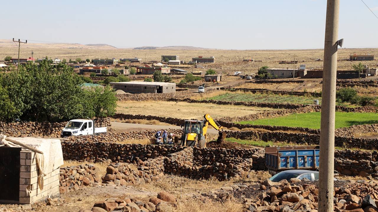 Diyarbakır’da 15 yıllık sorun çözüldü: 60 ev suya kavuştu