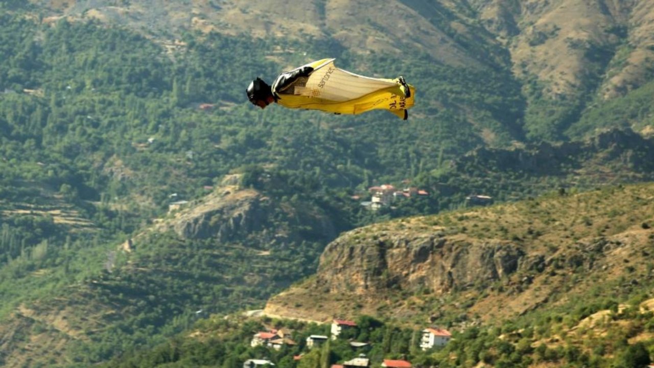 Yarasa kanatlılar havada nefes kesti