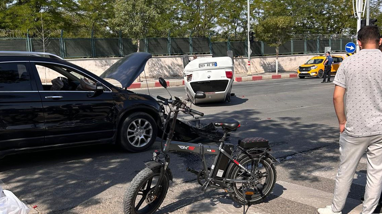 Siirt'te maddi hasarlı trafik kazası
