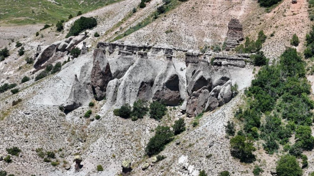 Sivas’ın ‘peri bacaları’ görenleri hayran bıraktırıyor