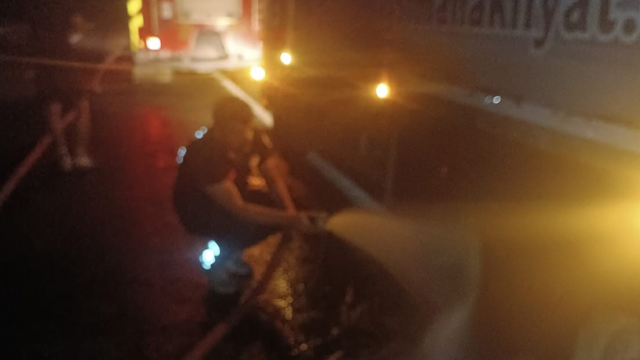 Van’da seyir halindeki tır alev aldı