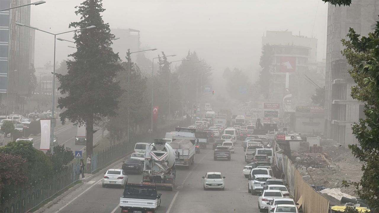 Gaziantep ve Adıyaman'da toz taşınımı etkili oldu