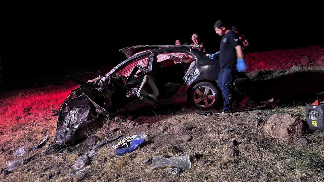 Elazığ'da feci kaza: 2 ölü, 3 ağır yaralı
