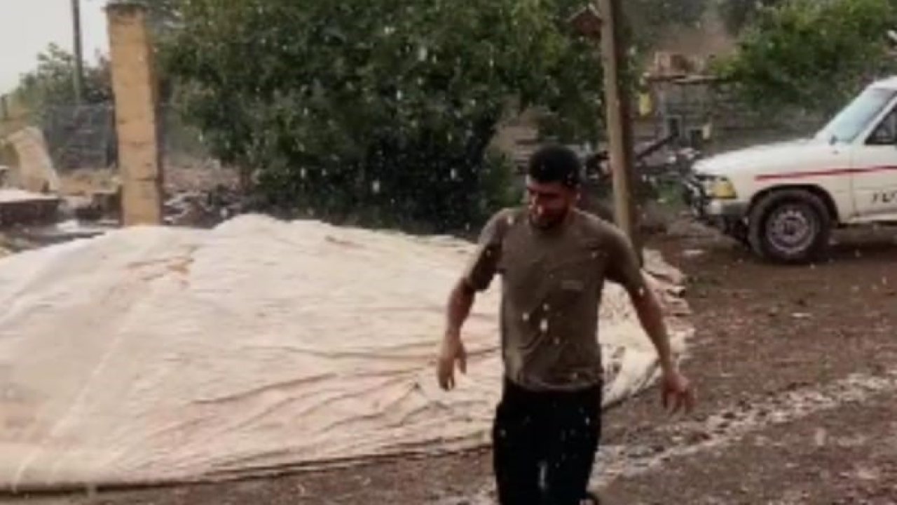 Yaz sıcakları yerini yağmura bıraktı: Şanlıurfa şaştı kaldı