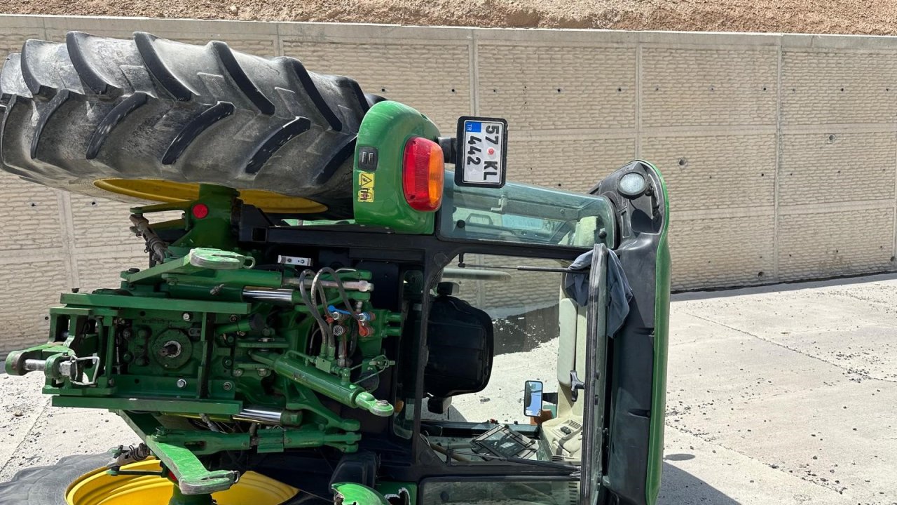 Muş'ta traktör takla attı: 1 yaralı