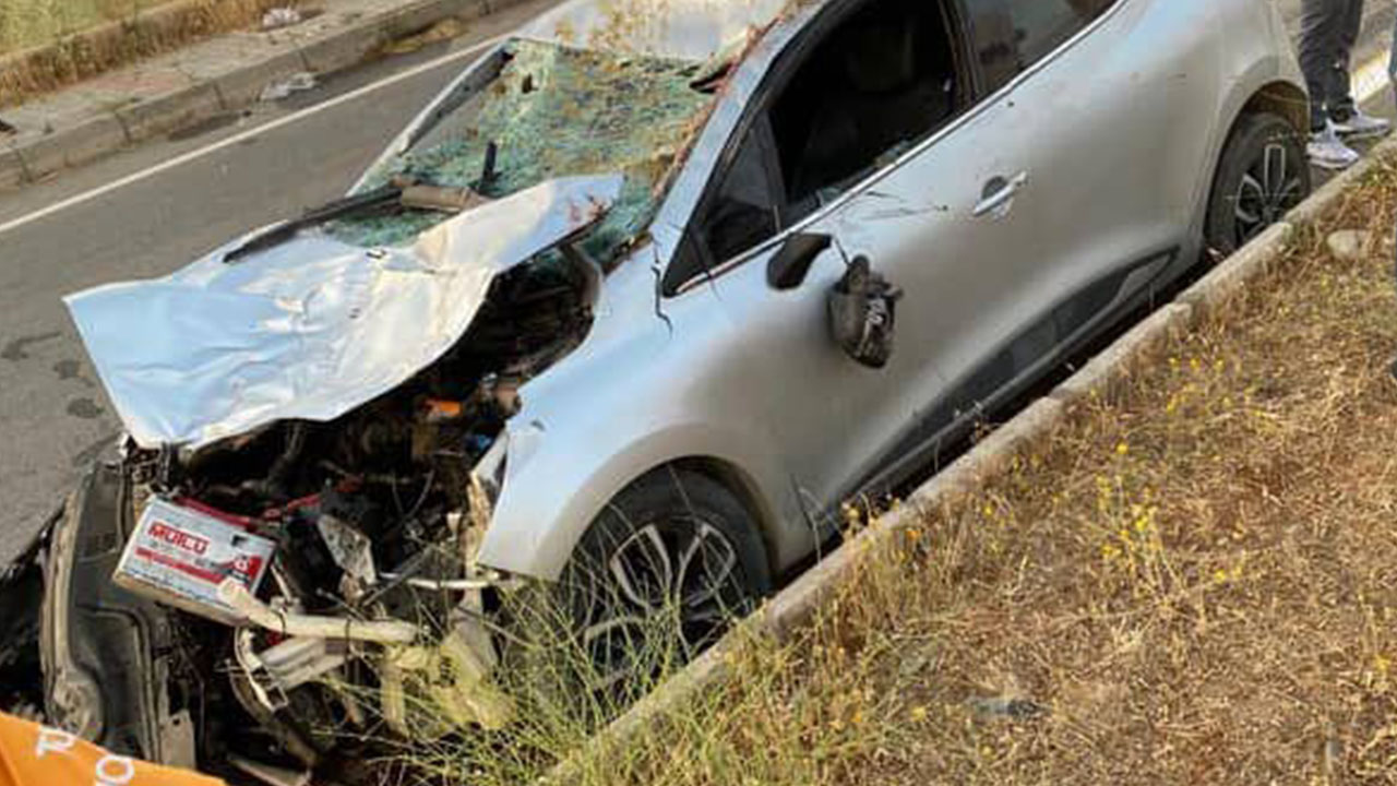 Muş'ta otomobil ineğe çarptı: 1 yaralı