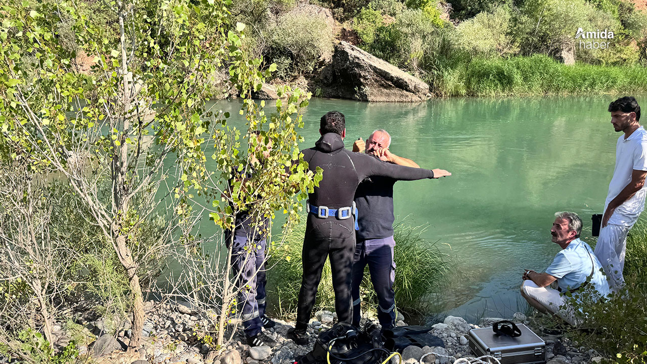 Tunceli’de çaya giren iki arkadaştan biri öldü, diğeri kurtarıldı