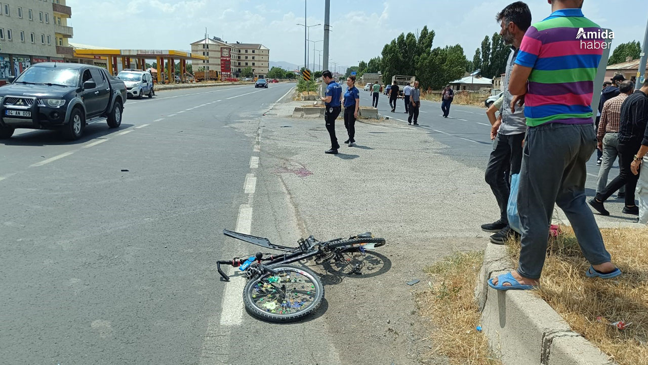 Ağrı’da minibüsün çarptığı çocuk yaşamını yitirdi