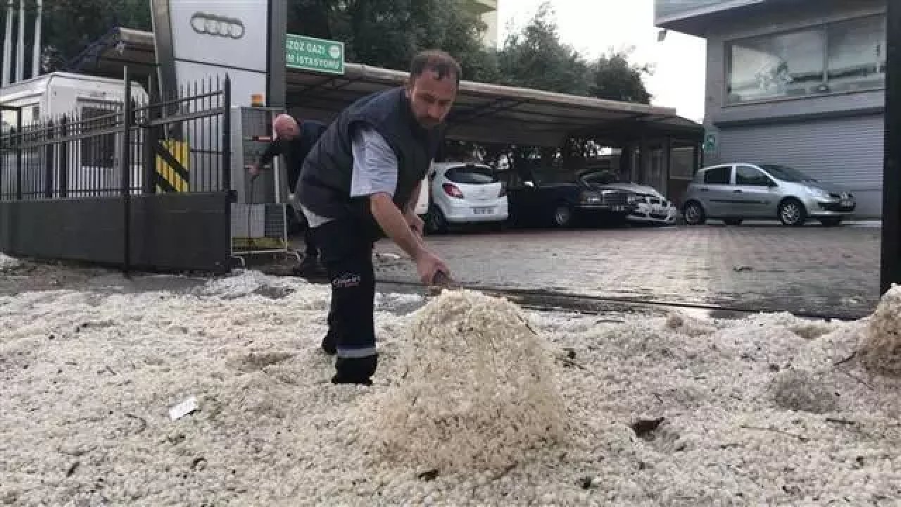 Şiddetli dolu Mersin'de paniğe neden oldu