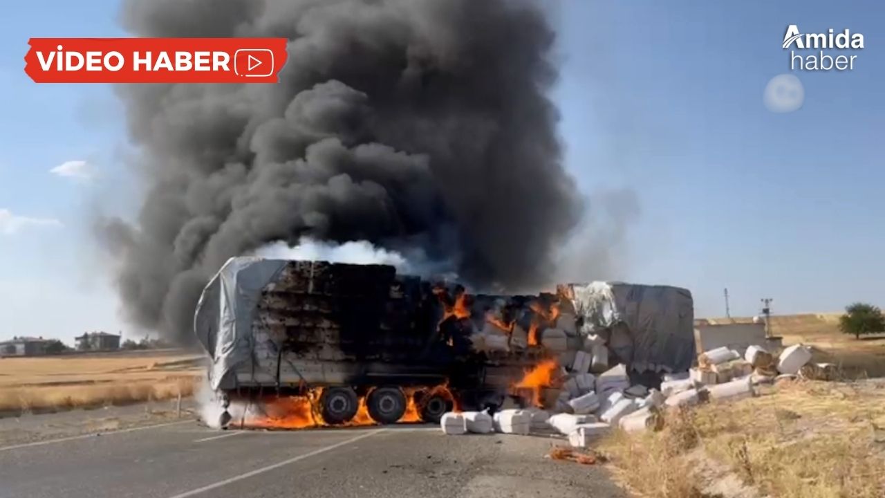Diyarbakır'da saman yüklü tır alev alev yandı