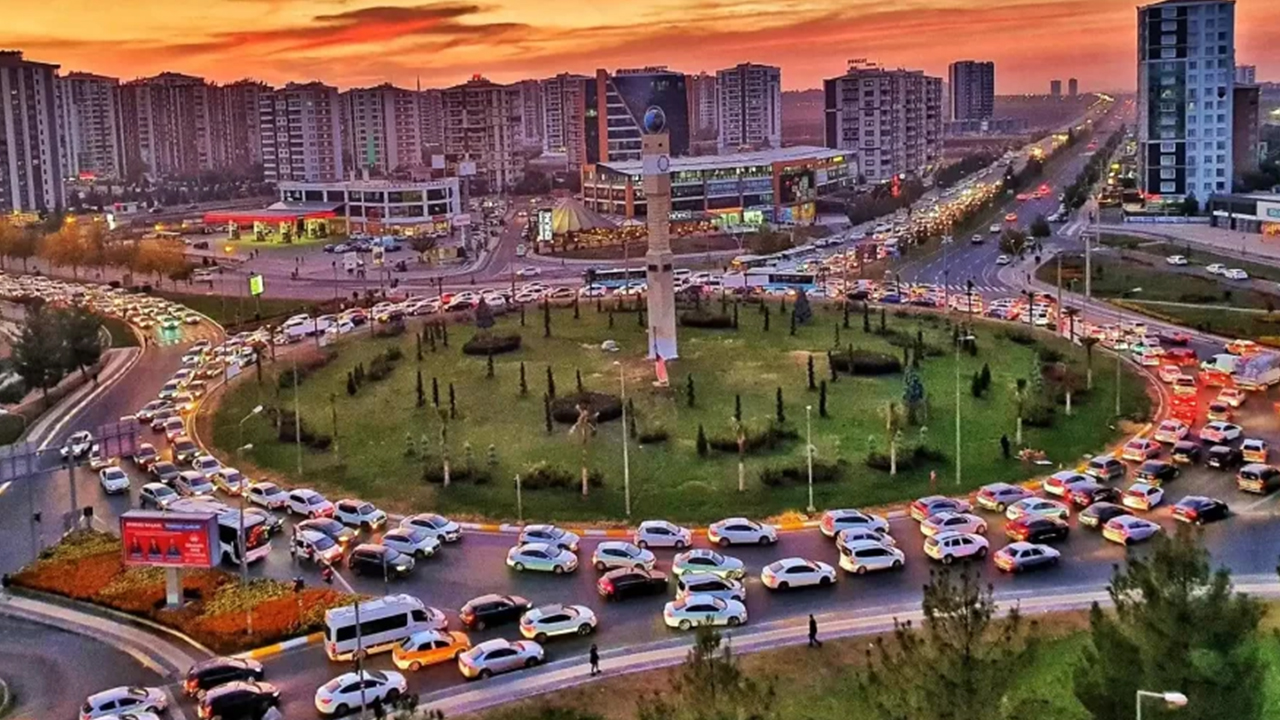 Diyarbakır’daki yeni yerleşime asfalt yol: Ulaşım nefes alacak