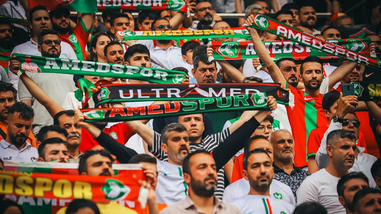 Diyarbakır’da kriz: Bolu’da halay