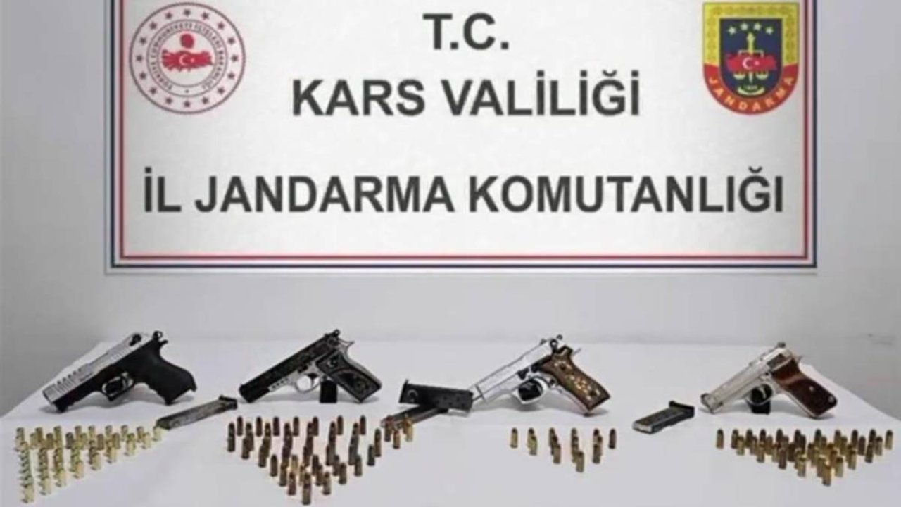 Kars’ta silah ve mühimmat ele geçirildi: 4 gözaltı