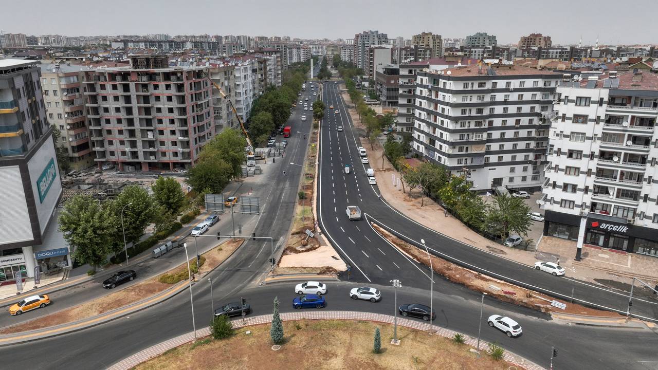 Diyarbakır’daki bulvarın yarısı asfaltlandı
