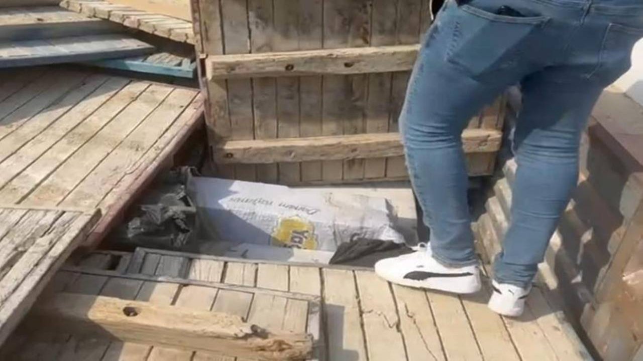 Batman’da bir tırın dorsesinde 7 bin paket sigara ele geçirildi