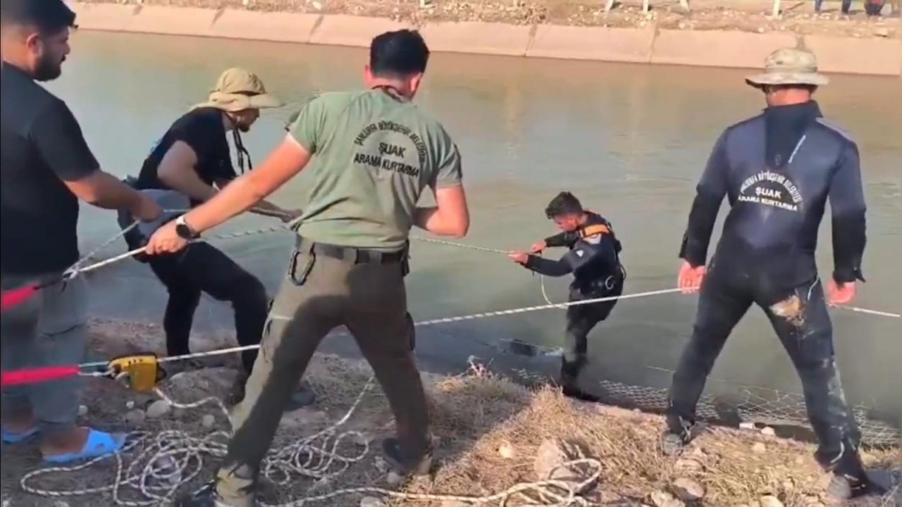 Şanlıurfa'da otomobil sulama kanalına düştü