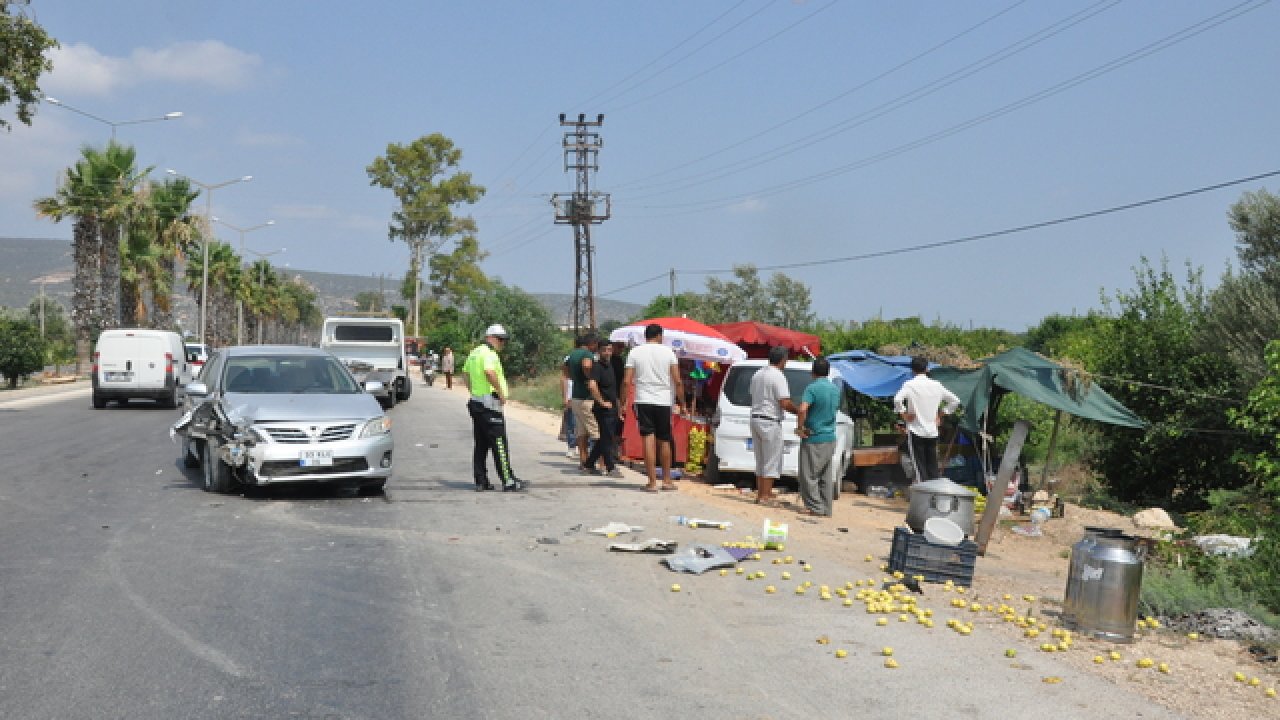 Mersin'de park halindeki araca çarpan otomobilin sürücüsü kaçtı
