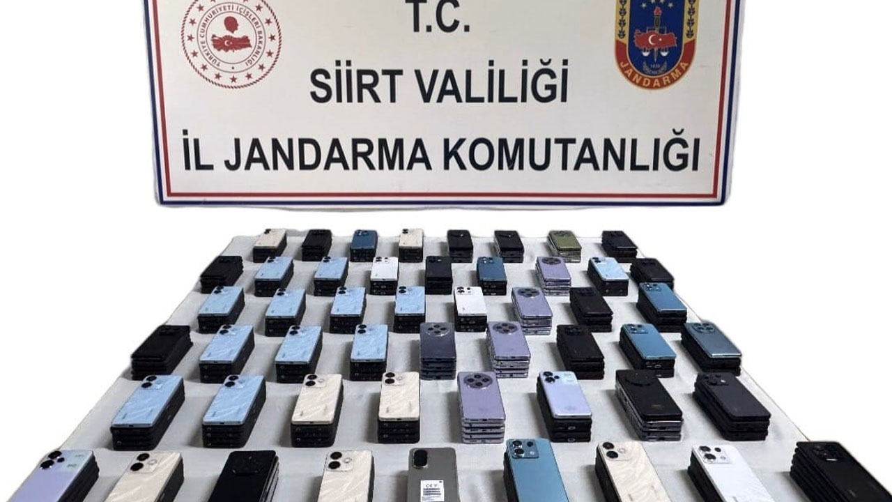 Siirt’te milyonlarca lira değerinde kaçak cep telefonu ele geçirildi