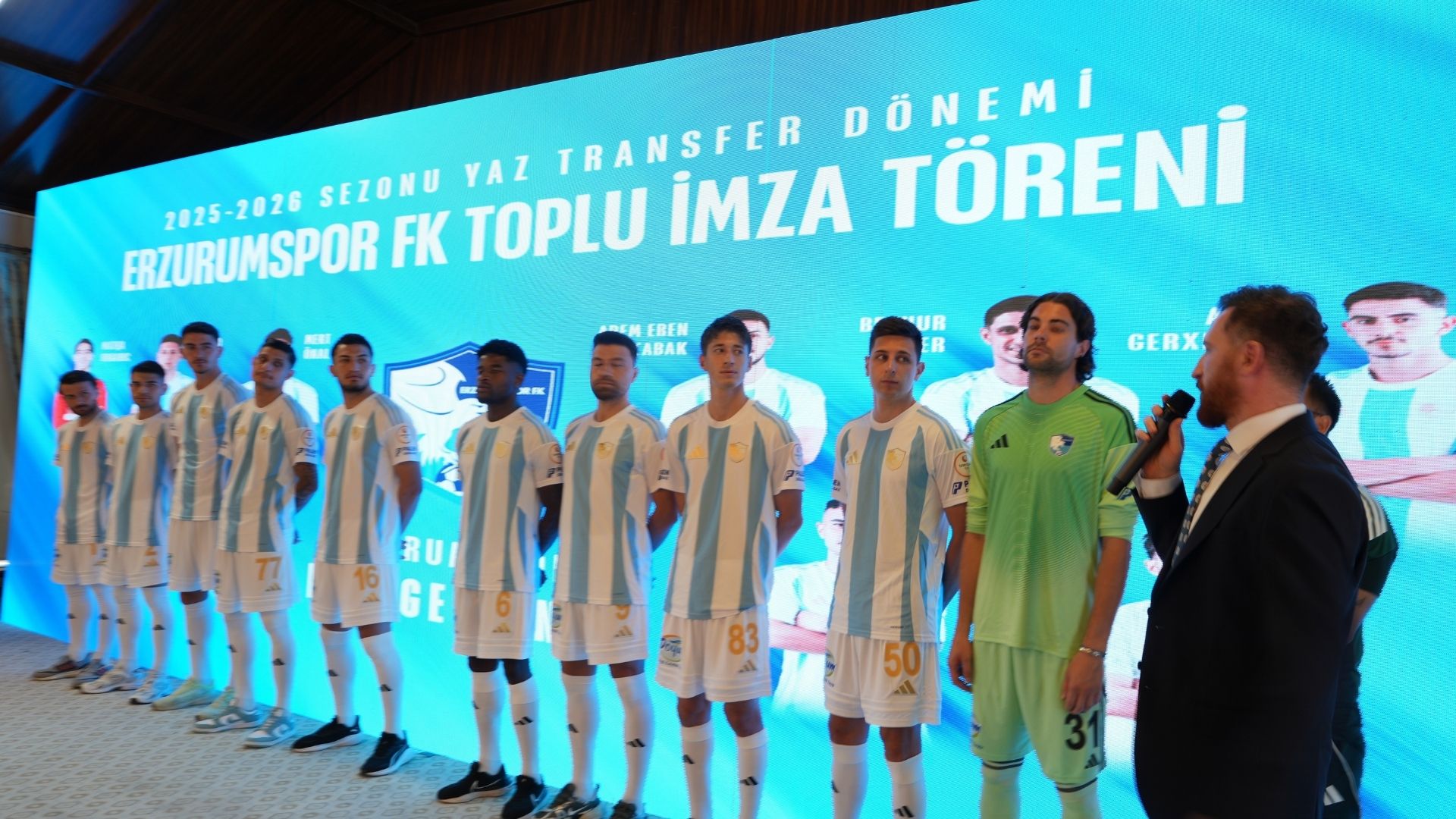 Erzurumspor’da yeni transferler tanıtıldı
