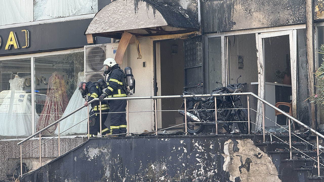 Gaziantep'te binada yangın: 15 kişi dumandan etkilendi