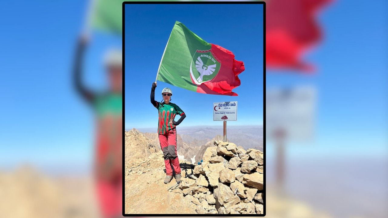 Amedspor bayrağı Cilo Dağı’nda dalgalandı