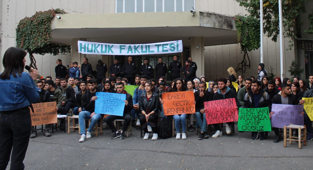 Dicle Üniversitesi’nde ‘tabela’ savaşı!