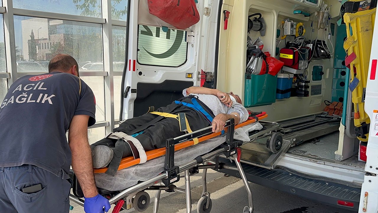Adıyaman’da minibüs yayaya çarptı: 1 yaralı